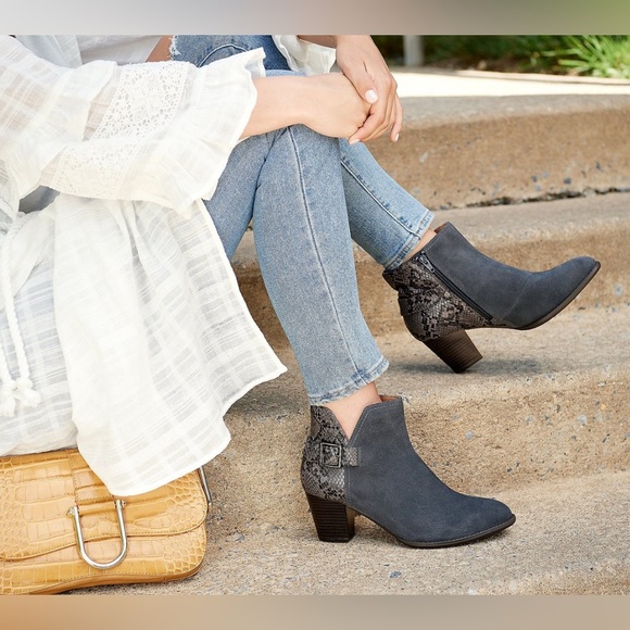 Vionic Naomi Suede Leather Snake-Print Water-Resistant Gray Boots Women’s 7 - Picture 2 of 9